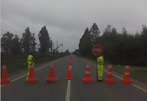 Cruce de Conductores Eléctricos y Fibra Óptica.